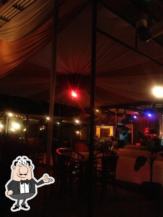 Makan Malam di Jalan Suprapto: Rasa yang Mengalir di New Aroma Resto