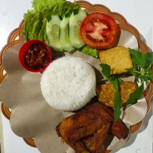 Ayam Goreng Lalap Kampung